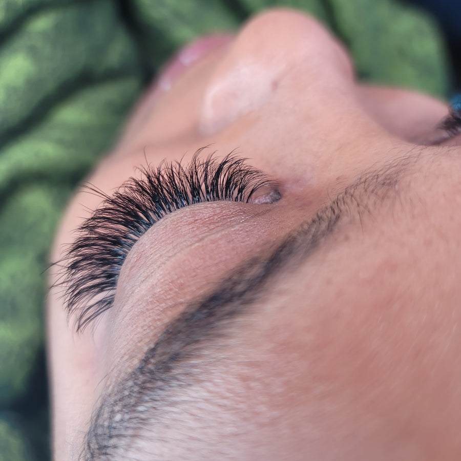 MEET OUR NEW LASH TECH 🎉