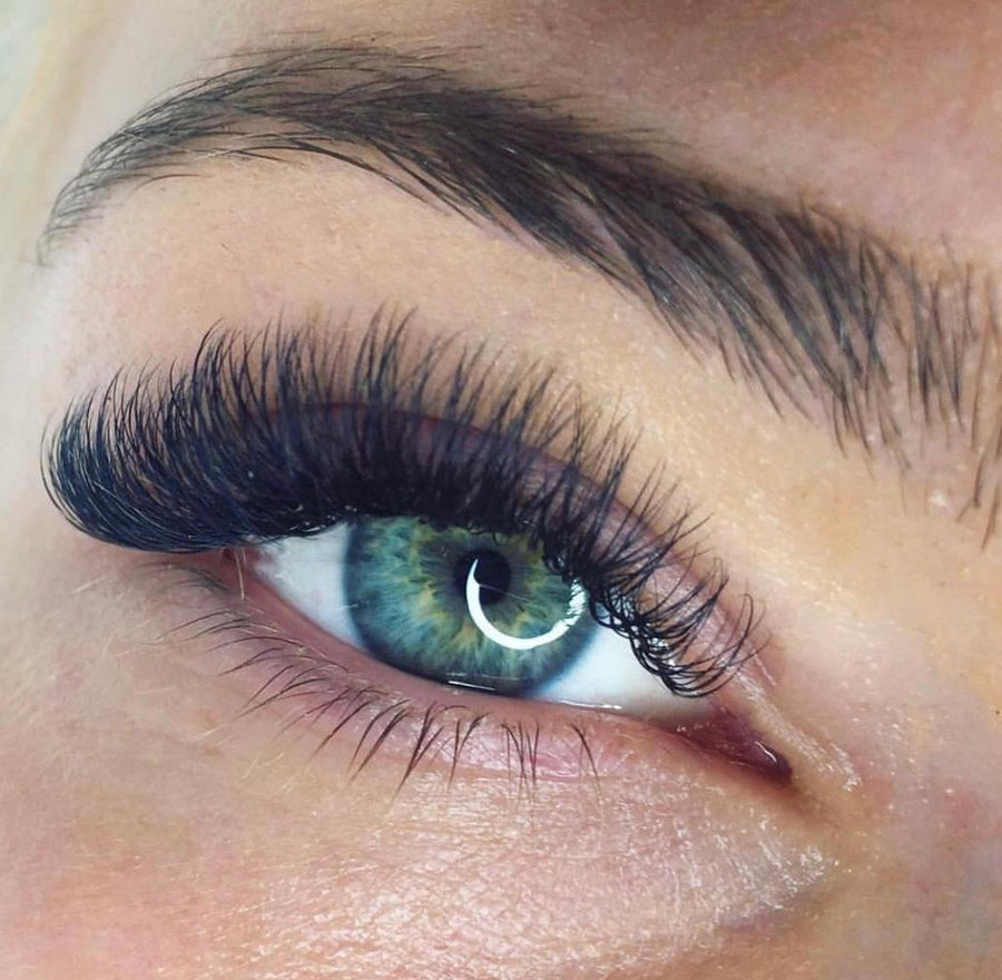 MEET OUR NEW LASH TECH 🎉